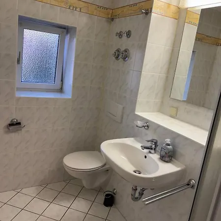 Ferien- Und Monteurwohnungen Naehe Leipzig & A72 Апартаменты *